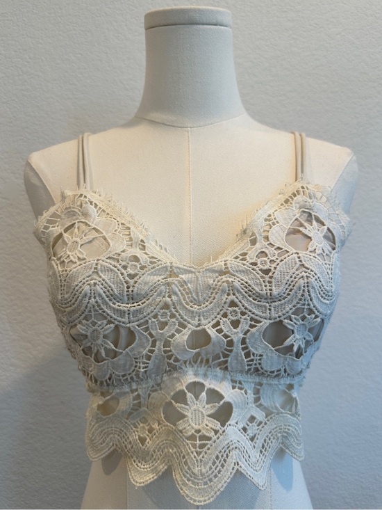 Anthropologie Tops - Anthropologie Ivory Crochet Lace Bralette Crop Top Size Small